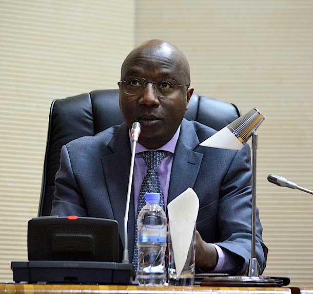 Turakanguwe tugiye kuvugana n'abari muri izo nzego, Minisitiri w'intebe mu Rwanda asubiza umunyamakuru ku bibazo by'abashoferi b'amakamyo